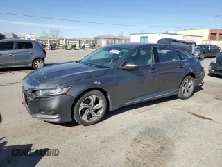 2018 Honda Accord EX-L z VIN 1HGCV1F55JA011676, wystawiony jako Copart lot #50041015 z przebiegiem 41 402 mil mil oraz Szkoda całkowita • Salvage title. Historia ofert i sprzedaży dostępna na DreamBid. Obrazek 1.