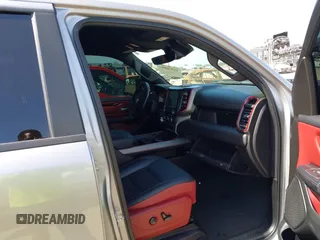 2022 Ram 1500 Rebel z VIN 1C6SRFLT2NN351050, wystawiony jako IAAI lot #41976882 z przebiegiem 59 490 mil mil oraz . Historia ofert i sprzedaży dostępna na DreamBid. Obrazek 5.