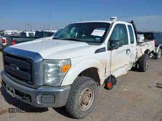2015 Ford F-250 XLT с VIN 1FT7X2B62FEC35521, выставлен на аукционе IAAI как лот 42062782 с пробегом Не указан миль и . История ставок и продаж доступна на DreamBid. Изображение 17.