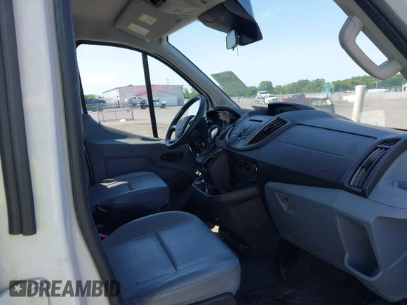2019 Ford Transit Passenger XL z VIN 1FBZX2ZM8KKA34929, wystawiony jako IAAI lot #42263522 z przebiegiem 376 862 mil mil oraz . Historia ofert i sprzedaży dostępna na DreamBid. Obrazek 5.
