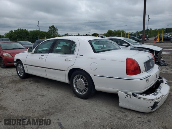 2008 Lincoln Town Car Limited z VIN 2LNHM82V98X636942, wystawiony jako Copart lot #57791415 z przebiegiem 132 930 mil mil oraz Szkoda całkowita • Salvage title. Historia ofert i sprzedaży dostępna na DreamBid. Obrazek 2.