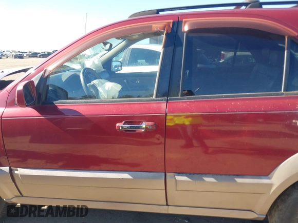 2005 Kia Sorento LX with VIN KNDJD733355356184, listed as a IAAI auction lot 41348024 with 203,344 mi miles. Bid and sale history available at carsss.com. Image 14.