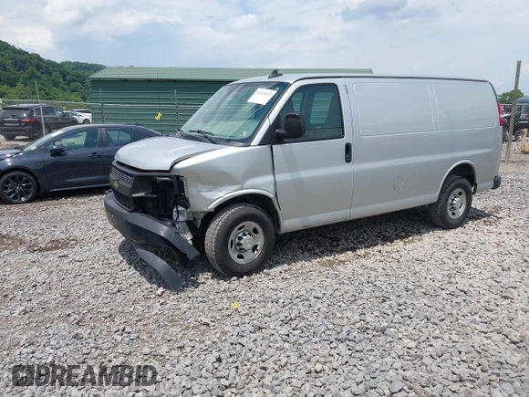2017 Chevrolet Express Cargo with VIN 1GCWGAFF5H1119563, listed as a IAAI auction lot 42621612 with 164,965 mi miles and . Bid and sale history available at DreamBid. Image 2.