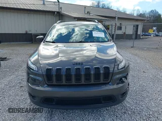 2018 Jeep Cherokee Latitude with VIN 1C4PJMCX1JD593518, listed as a IAAI auction lot 41623764 with 109,976 mi miles and . Bid and sale history available at DreamBid. Image 12.