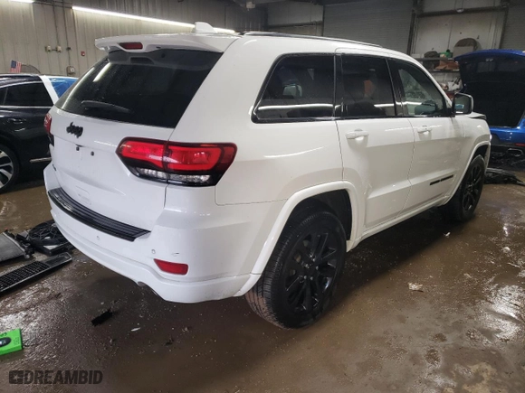 2018 Jeep Grand Cherokee Laredo E with VIN 1C4RJFAG3JC258130, listed as a Copart auction lot 47615715 with 116,002 mi miles and Salvage Title. Bid and sale history available at carsss.com. Image 3.
