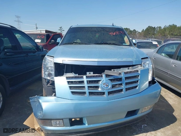 2011 Cadillac Escalade Luxury with VIN 1GYS3BEF8BR293745, listed as a IAAI auction lot 41658591 with NaN miles. Bid and sale history available at carsss.com. Image 12.