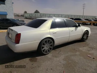 2004 Cadillac DeVille z VIN 1G6KD54Y54U181978, wystawiony jako Copart lot #47458905 z przebiegiem 145 708 mil mil oraz Szkody całkowita. Historia ofert i sprzedaży dostępna na DreamBid. Obrazek 3.