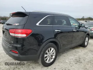 2018 Kia Sorento LX V6 with VIN 5XYPG4A57JG386441, listed as a Copart auction lot 44846925 with 104,561 mi miles and Salvage Title. Bid and sale history available at carsss.com. Image 3.