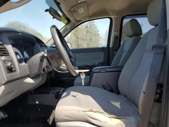 2008 Dodge Dakota Bighorn/Lonestar z VIN 1D7HE38K18S621586, wystawiony jako Copart lot #50842495 z przebiegiem 230 002 mil mil oraz Szkoda całkowita • Salvage title. Historia ofert i sprzedaży dostępna na DreamBid. Obrazek 7.
