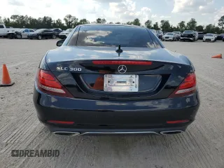 2017 Mercedes-Benz SLC 300 z VIN WDDPK3JA9HF130892, wystawiony jako Copart lot #71975454 z przebiegiem 60 190 mil mil oraz Szkody całkowita. Historia ofert i sprzedaży dostępna na DreamBid. Obrazek 6.