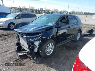 2024 Chevrolet Equinox LS z VIN 3GNAXSEG5RL261018, wystawiony jako IAAI lot #41937730 z przebiegiem 4 636 mil mil oraz . Historia ofert i sprzedaży dostępna na DreamBid. Obrazek 2.