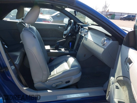 2008 Ford Mustang Deluxe with VIN 1ZVHT84N685117737, listed as a IAAI auction lot 41086449 with 215,136 mi miles and . Bid and sale history available at carsss.com. Image 5.
