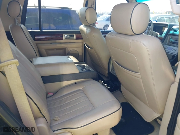 2005 Lincoln Navigator Luxury with VIN 5LMFU27535LJ22782, listed as a IAAI auction lot 41682533 with 244,287 mi miles. Bid and sale history available at carsss.com. Image 8.