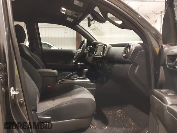 2023 Toyota Tacoma SR с VIN 3TYCZ5AN0PT178013, выставлен на аукционе IAAI как лот 42180865 с пробегом 19 355 миль миль и . История ставок и продаж доступна на DreamBid. Изображение 5.