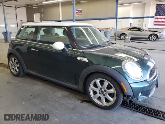 2007 MINI Hardtop S with VIN WMWMF73507TT80236, listed as a Copart auction lot 53049755 with 98,354 mi miles and Salvage Title. Bid and sale history available at DreamBid. Image 4.