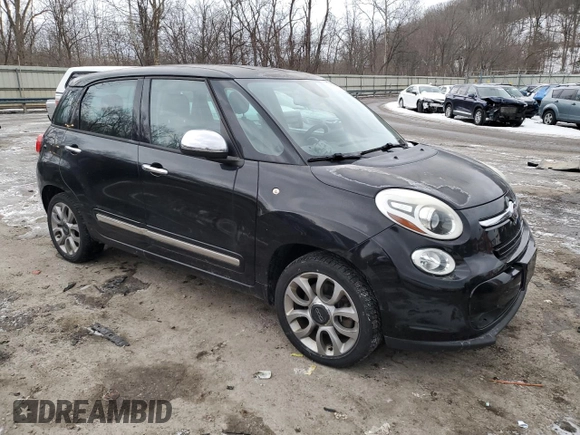 2014 FIAT 500L Lounge with VIN ZFBCFACH4EZ022463, listed as a Copart auction lot 42377035 with 110,575 mi miles and Clean Title. Bid and sale history available at DreamBid. Image 4.