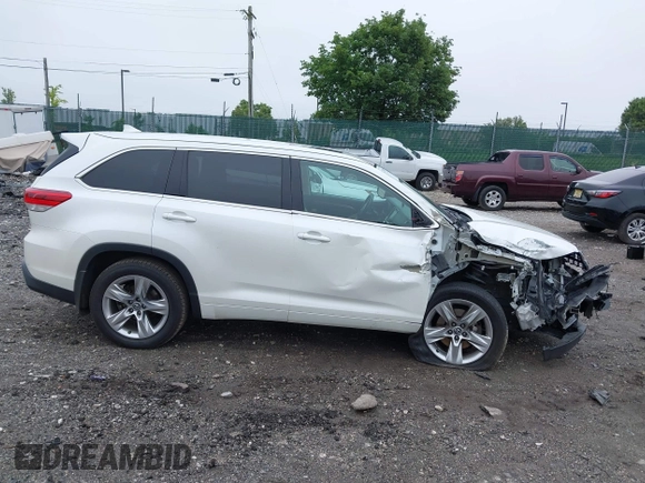 2017 Toyota Highlander Limited with VIN 5TDDZRFH6HS383458, listed as a IAAI auction lot 42510700 with 114,314 mi miles and . Bid and sale history available at DreamBid. Image 13.