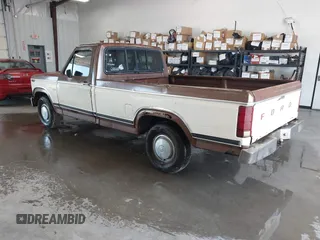 1981 Ford F-150 с VIN 1FTDF15F3BUA40006, выставлен на аукционе IAAI как лот 42456045 с пробегом 53 417 миль миль и . История ставок и продаж доступна на DreamBid. Изображение 3.