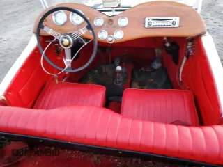 1971 Volkswagen Beetle with VIN 1112313102, listed as a Copart auction lot 82938124 with 3,677 mi miles and Salvage Title. Bid and sale history available at DreamBid. Image 8.
