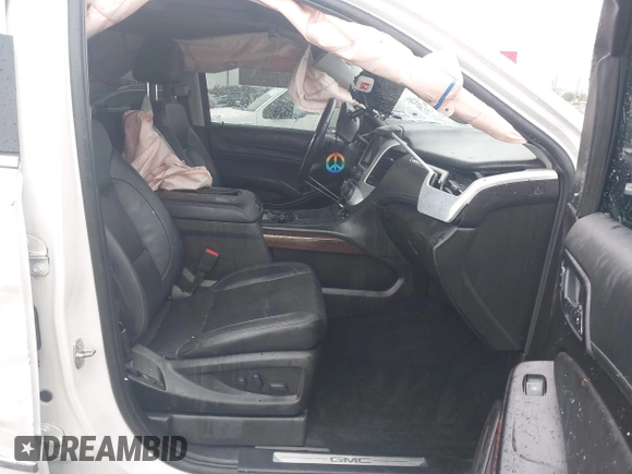 2018 GMC Yukon SLT with VIN 1GKS1BKC8JR392851, listed as a IAAI auction lot 40744741 with 117,028 mi miles. Bid and sale history available at carsss.com. Image 5.