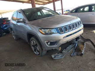 2019 Jeep Compass Limited z VIN 3C4NJDCB8KT791262, wystawiony jako IAAI lot #42058202 z przebiegiem 127 992 mil mil oraz . Historia ofert i sprzedaży dostępna na DreamBid. Obrazek 1.