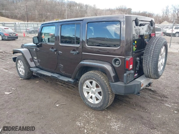 2013 Jeep Wrangler Unlimited Sahara with VIN 1C4BJWEG9DL686090, listed as a IAAI auction lot 41684264 with 126,000 mi miles. Bid and sale history available at carsss.com. Image 3.