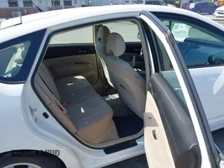 2005 Toyota Prius with VIN JTDKB20U853012517, listed as a IAAI auction lot 41996687 with 99,586 mi miles. Bid and sale history available at carsss.com. Image 8.