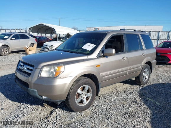 2007 Honda Pilot EX-L with VIN 5FNYF28537B024558, listed as a IAAI auction lot 41806196 with 196,256 mi miles. Bid and sale history available at carsss.com. Image 17.