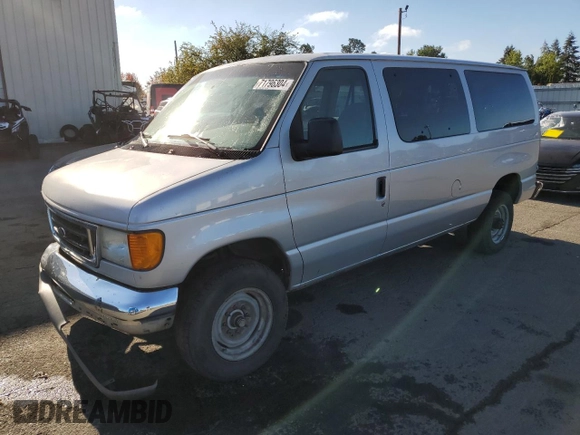 2007 Ford Econoline Passenger XL with VIN 1FBNE31L67DB06686, listed as a Copart auction lot 71796304 with 268,977 mi miles and Salvage Title. Bid and sale history available at carsss.com. Image 1.