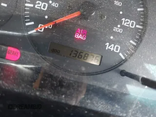 1999 Nissan Maxima GXE z VIN JN1CA21A8XT109136, wystawiony jako IAAI lot #42180758 z przebiegiem 136 876 mil mil oraz . Historia ofert i sprzedaży dostępna na DreamBid. Obrazek 14.