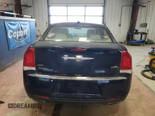 2017 Chrysler 300 Limited z VIN 2C3CCARG3HH622016, wystawiony jako Copart lot #49293935 z przebiegiem Nie podano mil oraz Szkoda całkowita • Salvage title. Historia ofert i sprzedaży dostępna na DreamBid. Obrazek 6.