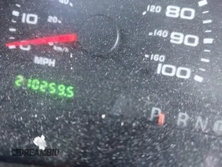 2005 Ford Excursion Limited с VIN 1FMNU43S85ED45734, выставлен на аукционе IAAI как лот 41414423 с пробегом 210 259 миль миль и . История ставок и продаж доступна на DreamBid. Изображение 15.