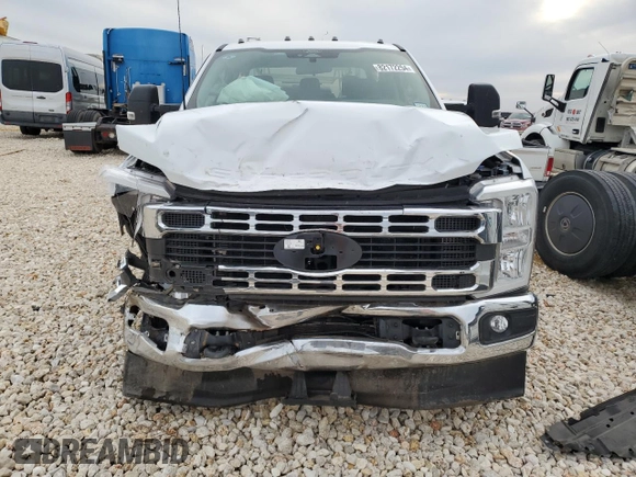 2024 Ford F-350 XL with VIN 1FT8W3DT1REC47177, listed as a Copart auction lot 82172254 with Not Provided miles and Salvage Title. Bid and sale history available at DreamBid. Image 5.