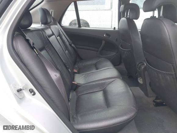 2001 Saab 9-5 with VIN YS3ED48E313047145, listed as a IAAI auction lot 41725537 with 137,708 mi miles. Bid and sale history available at carsss.com. Image 8.