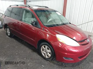 2009 Toyota Sienna CE with VIN 5TDZK23C89S265150, listed as a IAAI auction lot 42079867 with 211,467 mi miles. Bid and sale history available at carsss.com. Image 1.