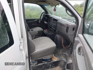 2007 Chevrolet City Express Cargo z VIN 1GNHG39U971212204, wystawiony jako IAAI lot #42296515 z przebiegiem 221 473 mil mil oraz . Historia ofert i sprzedaży dostępna na DreamBid. Obrazek 5.