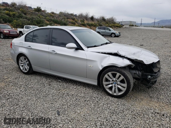2006 BMW 3 Series 325i with VIN WBAVB13506KR59910, listed as a Copart auction lot 54754715 with 107,181 mi miles and Salvage title. Bid and sale history available at DreamBid. Image 4.