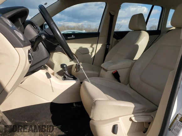2017 Volkswagen Tiguan S with VIN WVGBV7AX2HW510997, listed as a Copart auction lot 47183485 with 84,603 mi miles and Clean Title. Bid and sale history available at DreamBid. Image 7.