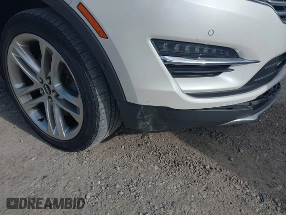 2015 Lincoln MKC z VIN 5LMCJ2A92FUJ06169, wystawiony jako IAAI lot #42326544 z przebiegiem 101 669 mil mil oraz . Historia ofert i sprzedaży dostępna na DreamBid. Obrazek 18.