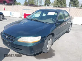 1998 Honda Accord EX z VIN 1HGCG1654WA030513, wystawiony jako IAAI lot #42057213 z przebiegiem 261 897 mil mil oraz . Historia ofert i sprzedaży dostępna na DreamBid. Obrazek 6.