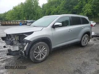 2019 Toyota Highlander SE z VIN 5TDJZRFH0KS591068, wystawiony jako Copart lot #60861525 z przebiegiem 83 917 mil mil oraz Szkoda całkowita • Salvage title. Historia ofert i sprzedaży dostępna na DreamBid. Obrazek 1.