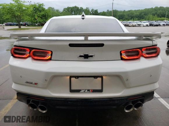 2023 Chevrolet Camaro ZL1 z VIN 1G1FK1R64P0104947, wystawiony jako Copart lot #56560435 z przebiegiem 17 503 mil mil oraz Szkody całkowita. Historia ofert i sprzedaży dostępna na DreamBid. Obrazek 6.