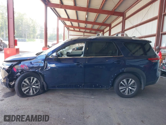 2024 Nissan Pathfinder SL с VIN 5N1DR3CC8RC231010, выставлен на аукционе IAAI как лот 42560095 с пробегом 8 076 миль миль и . История ставок и продаж доступна на DreamBid. Изображение 14.