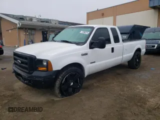 2005 Ford Super Duty F-250 XL with VIN 1FTSX20P85EB90248, listed as a Copart auction lot 72090224 with 214,818 mi miles and Salvage Title. Bid and sale history available at carsss.com. Image 1.