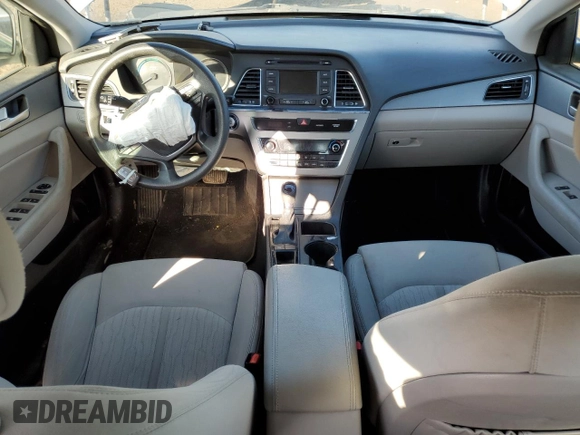 2016 Hyundai Sonata Hybrid SE with VIN KMHE24L11GA029731, listed as a Copart auction lot 43916095 with 160,104 mi miles and Salvage Title. Bid and sale history available at carsss.com. Image 8.