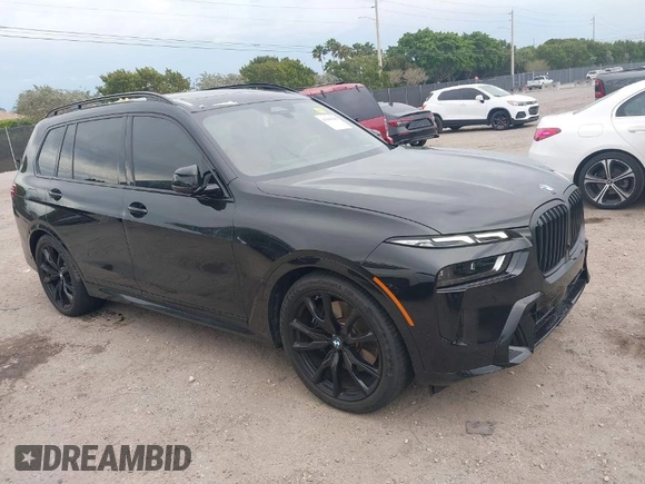 2024 BMW X7 xDrive40i z VIN 5UX23EM01R9V59412, wystawiony jako IAAI lot #41890300 z przebiegiem 11 867 mil mil oraz . Historia ofert i sprzedaży dostępna na DreamBid. Obrazek 1.