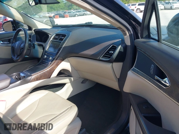 2016 Lincoln MKX Reserve with VIN 2LMTJ6LP9GBL27835, listed as a IAAI auction lot 42175905 with 87,541 mi miles. Bid and sale history available at carsss.com. Image 5.