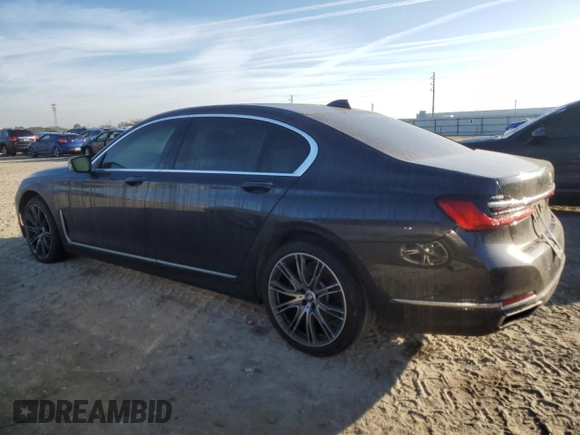 2021 BMW 7 Series 740i z VIN WBA7T2C06MCG10258, wystawiony jako Copart lot #43330265 z przebiegiem 37 938 mil mil oraz Nie do naprawy • Non repairable. Historia ofert i sprzedaży dostępna na DreamBid. Obrazek 2.