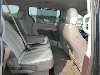 2017 Chrysler Pacifica Touring L z VIN 2C4RC1BGXHR758038, wystawiony jako Copart lot #59639815 z przebiegiem 161 552 mil mil oraz Szkoda całkowita • Salvage title. Historia ofert i sprzedaży dostępna na DreamBid. Obrazek 11.
