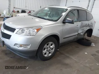 2012 Chevrolet Traverse LS z VIN 1GNKREED9CJ355181, wystawiony jako IAAI lot #42190745 z przebiegiem 94 177 mil mil oraz . Historia ofert i sprzedaży dostępna na DreamBid. Obrazek 2.